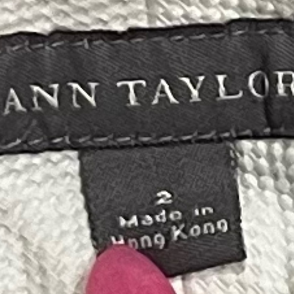 Ann Taylor Jacquard Straight Leg Capri Pants Mid Rise Solid White Size 2 - Picture 6 of 11